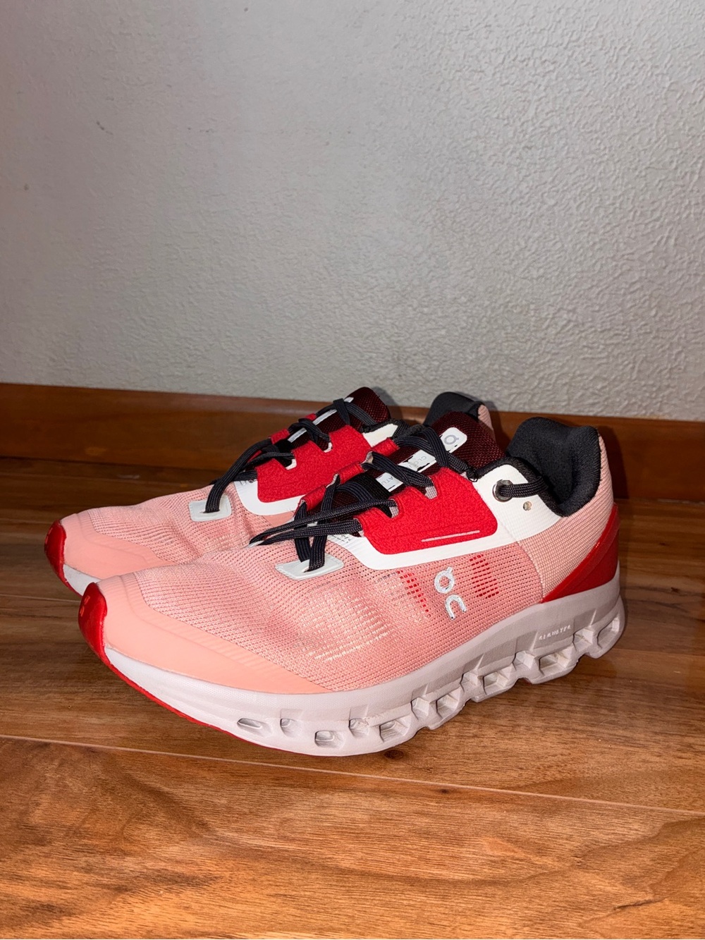 On Cloud Women’s Cloudstratus Athletic Running Shoes, pink/red- size 8